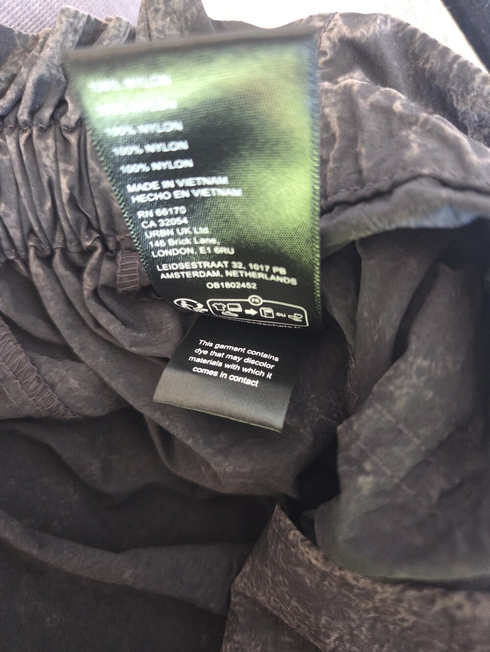 NWT Urban Outfitters Sloan Nylon Baggy Balloon Pants Black L - Picture 11 of 11